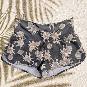 Roxy Endless Summer Surfer Girl Floral Boardshorts ✨